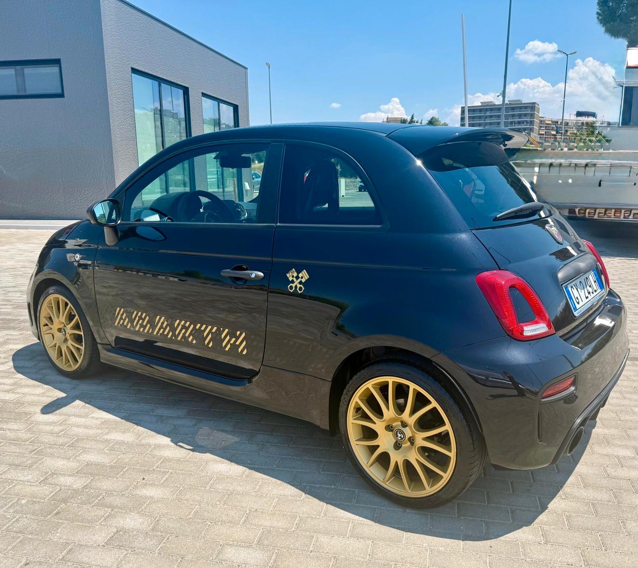 Abarth 695 1.4 Turbo T-Jet 180CV 75° ANNIVERSARIO