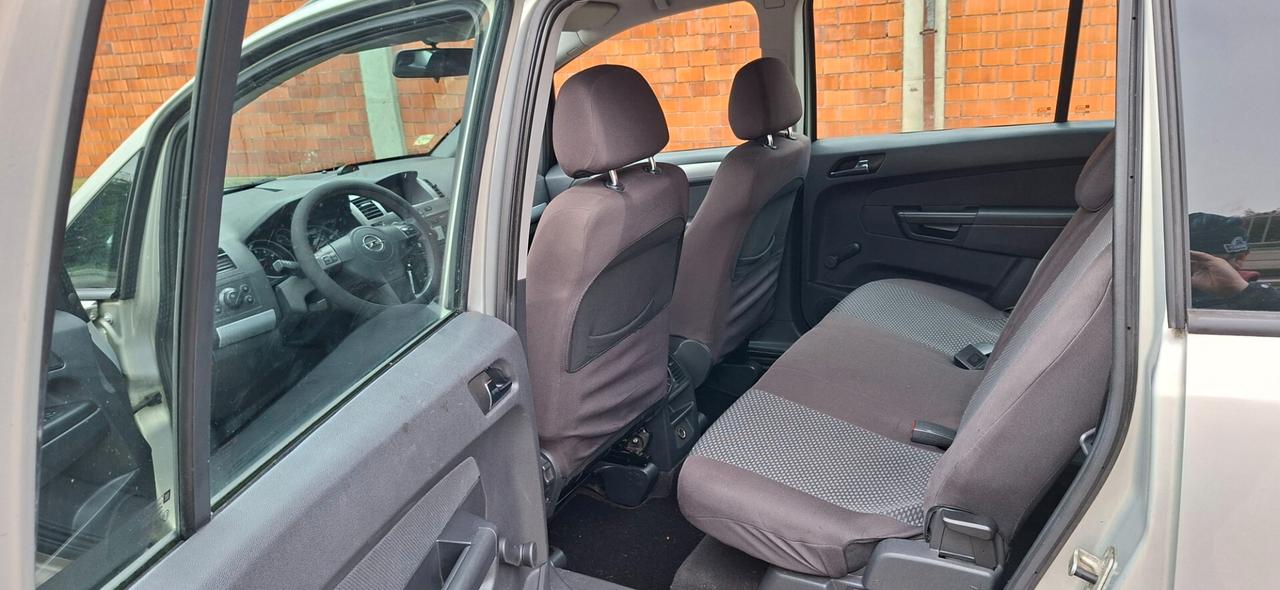 Opel Zafira 1.6 CON IMPIANTO A METANO 7 POSTI