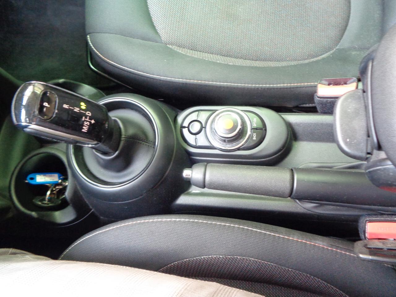 Mini Mini 1.5 Cooper D Business 5 porte AUTOMATICA