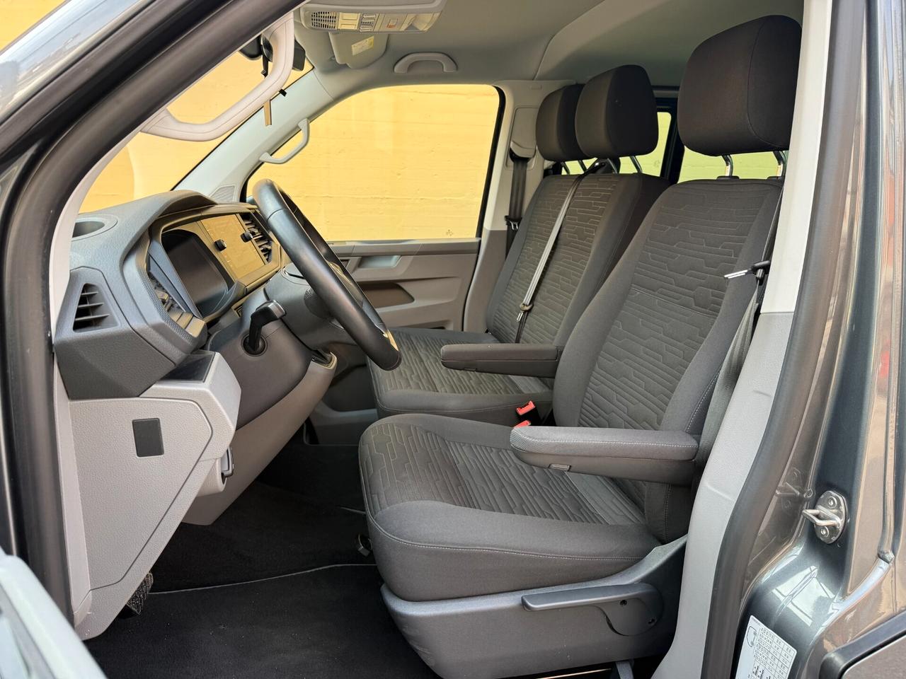 Volkswagen Caravelle 2.0 TDI 150CV DSG PC "NUOVO - 9 POSTI - 29000KM !!!"