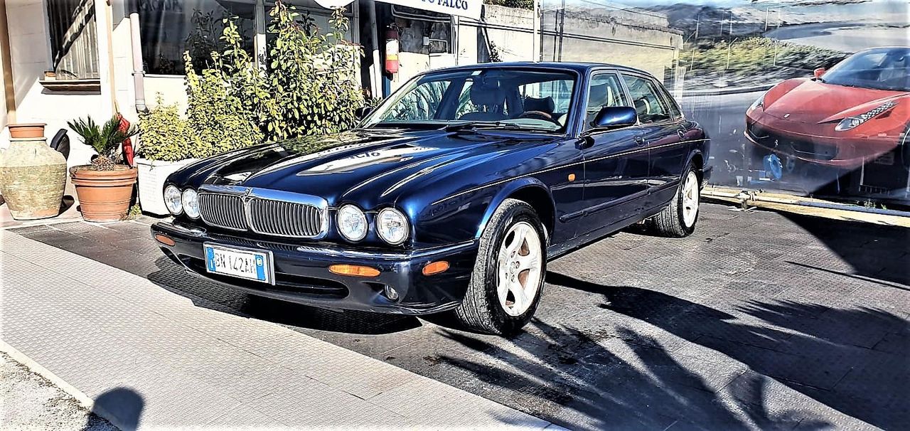 JAGUAR XJ XJ 3.2 Executive