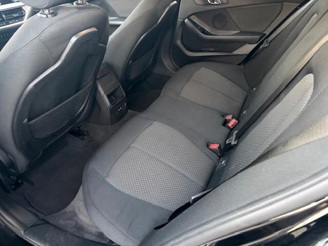 Bmw 116 116d 5p. Advantage