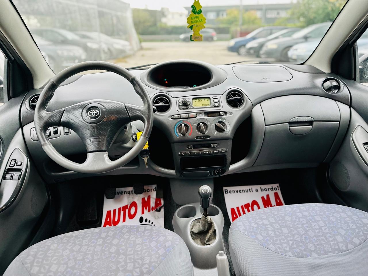 Toyota Yaris 1.3i 16V cat 5 porte Luna