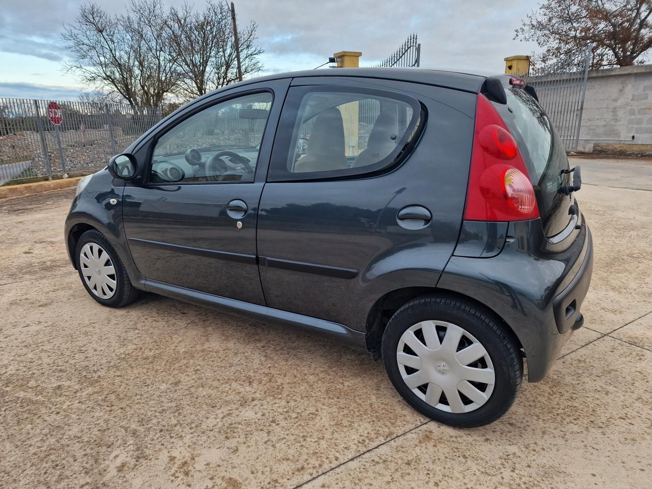 Peugeot 107 1.0 68CV 5p. Sweet Years