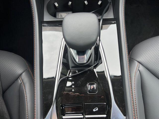 MG HS HEV Luxury