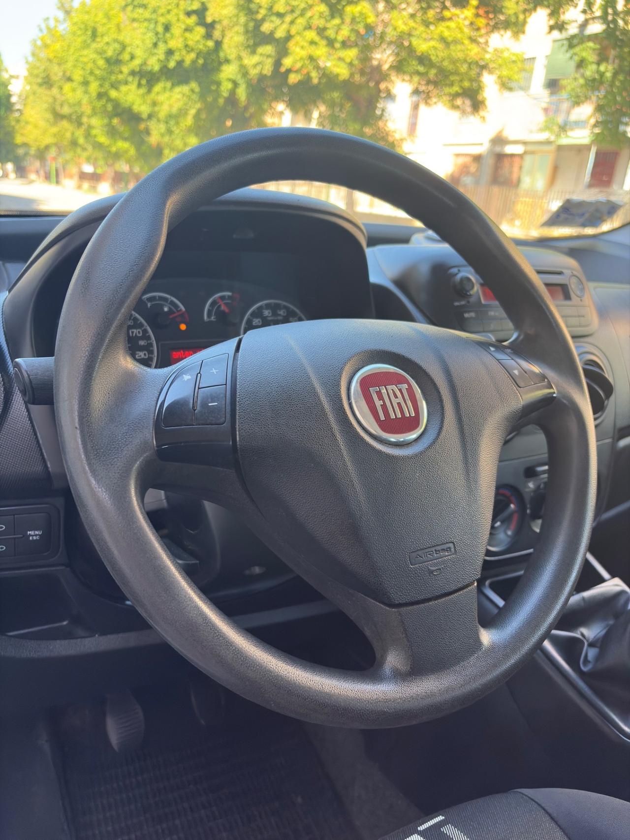 Fiat Qubo 1.4 8V 77 CV 5 posti vettura