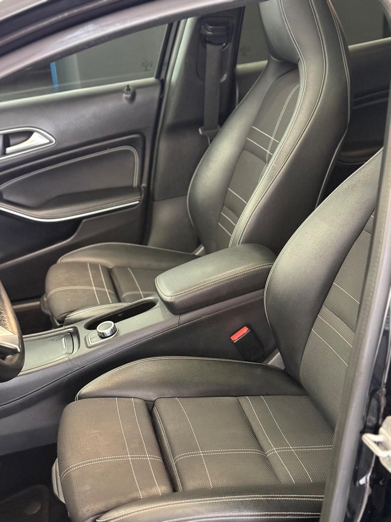 Mercedes-benz GLA 200 d Automatic Sport - Tetto