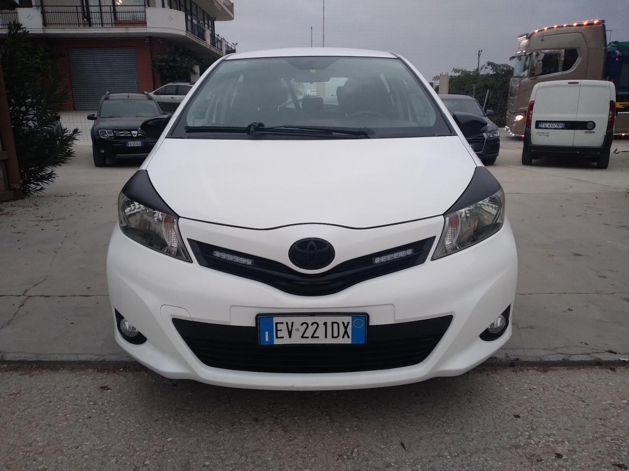 Toyota Yaris 1.0 5 porte Lounge