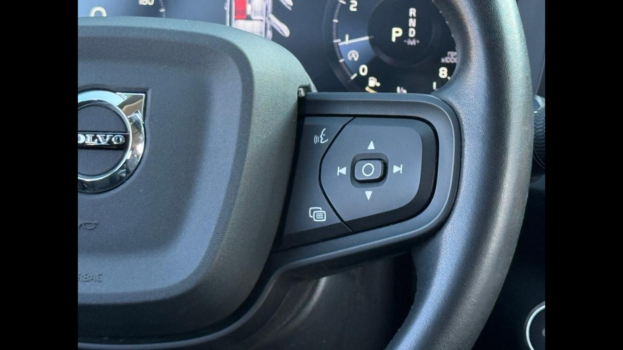 VOLVO XC40 - XC40 1.5 t2 Momentum Core my21