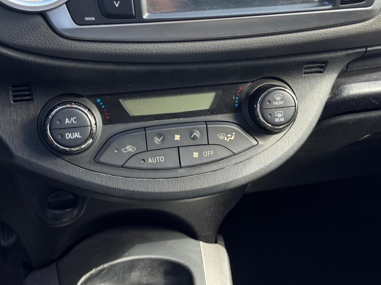 Toyota Yaris 1.0 5 porte Lounge