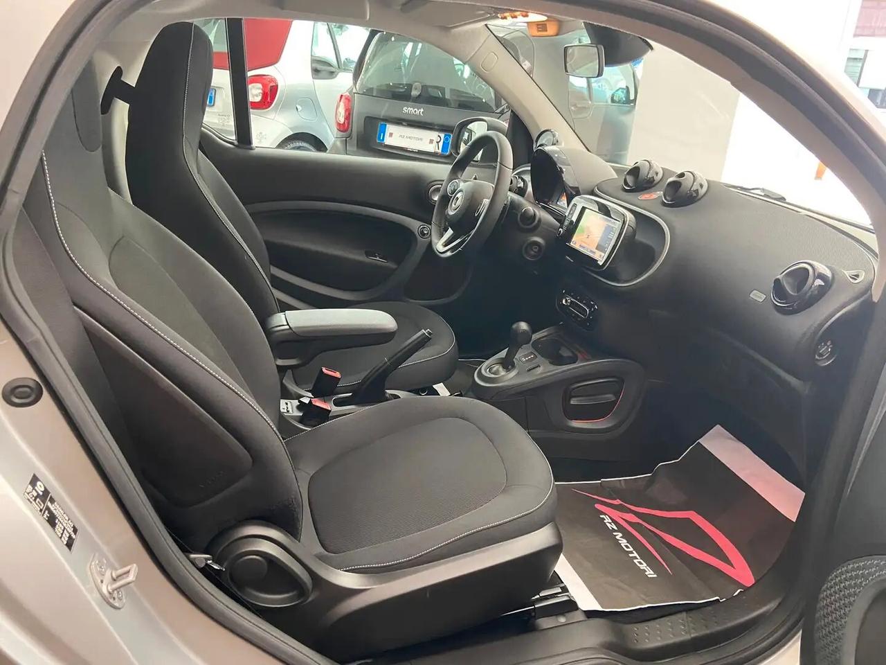 Smart ForTwo 70 1.0 twinamic Superpassion-LED-NAVIGATORE-RETROCAMERA-ITALIANA