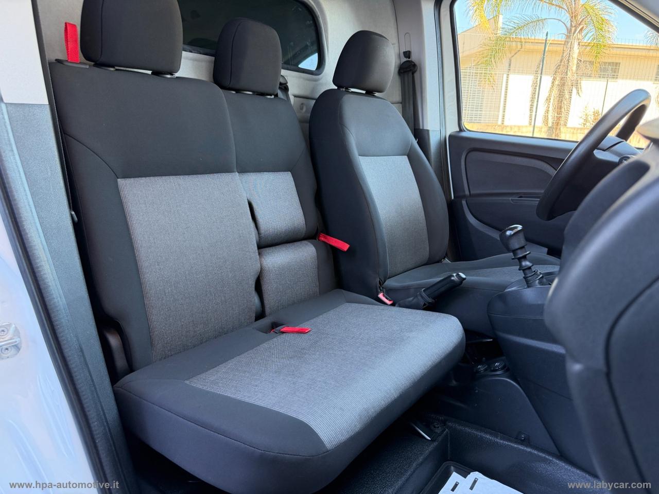 FIAT Doblò 1.6 MJT 120CV MAXI 3 POSTI NAVI RETROCAMERA CLIMA AUTOMATICO