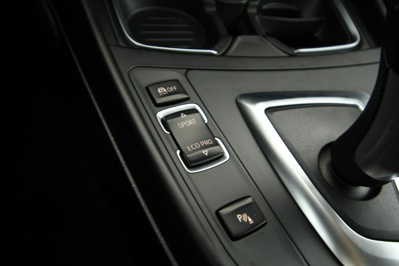 BMW 118d Sport 5p auto LED+C17"