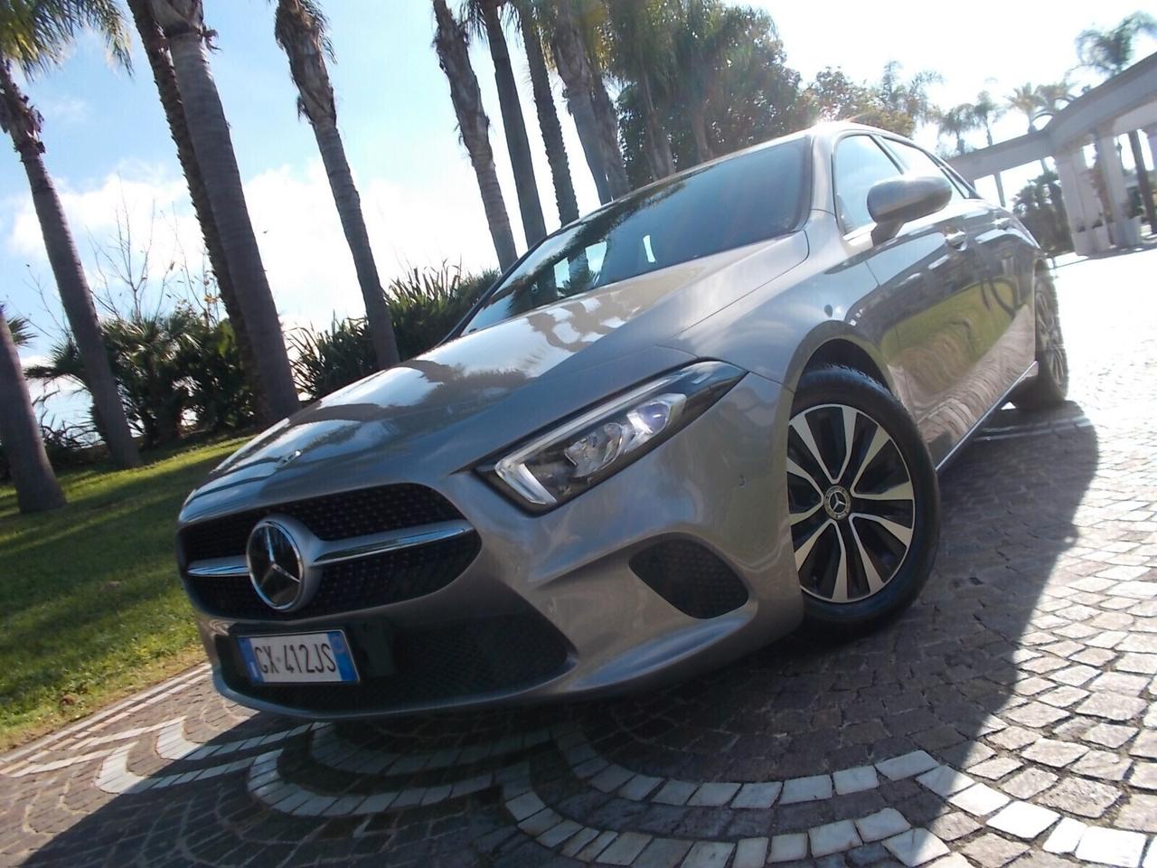 Mercedes-Benz A 180d Autom *FULL OPT.* da VETRINA