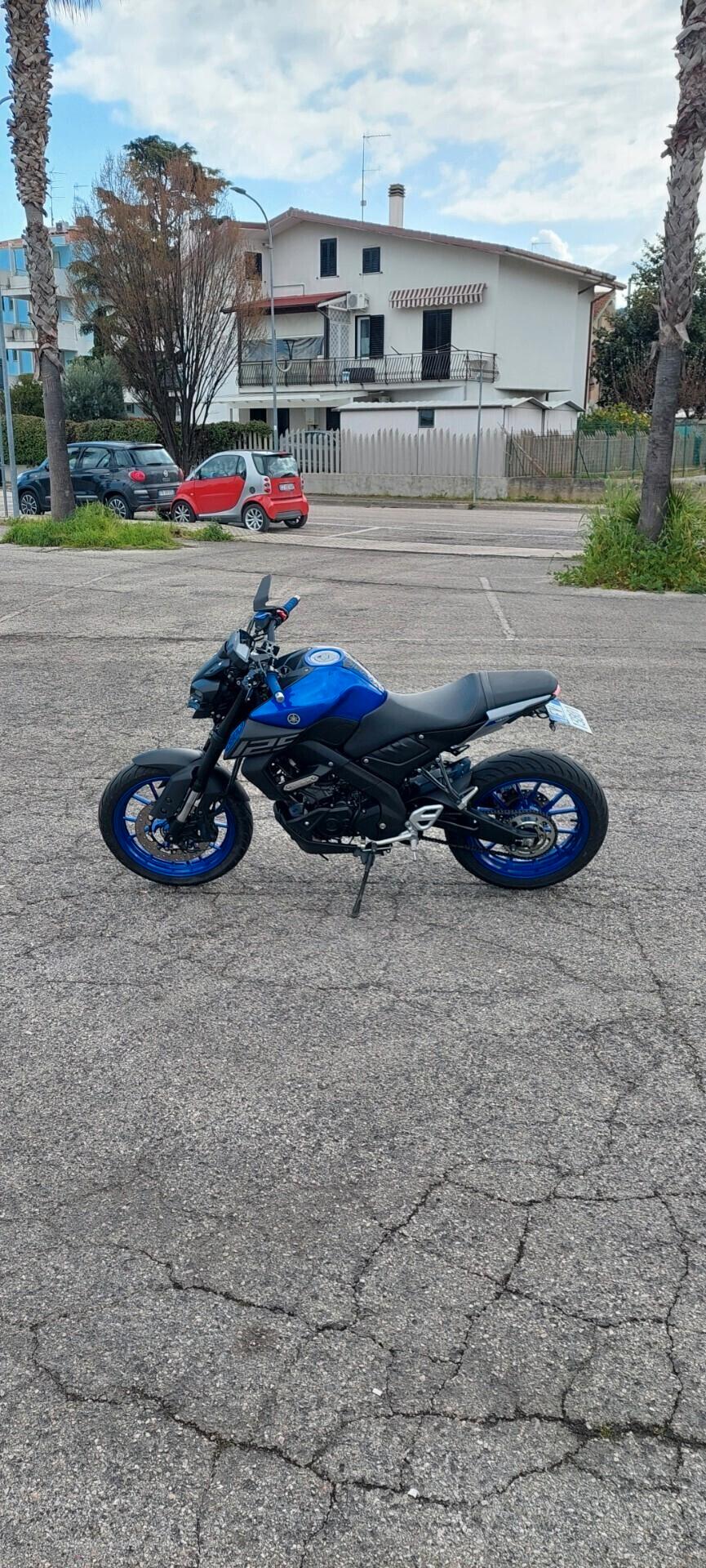YAMAHA MT 125 ABS MOTORE RIFATTO NUOVO IN RODAGGIO KM0 FATTURA DIMOSTRABILE