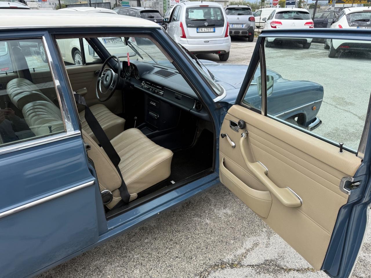 Mercedes-benz 220 230