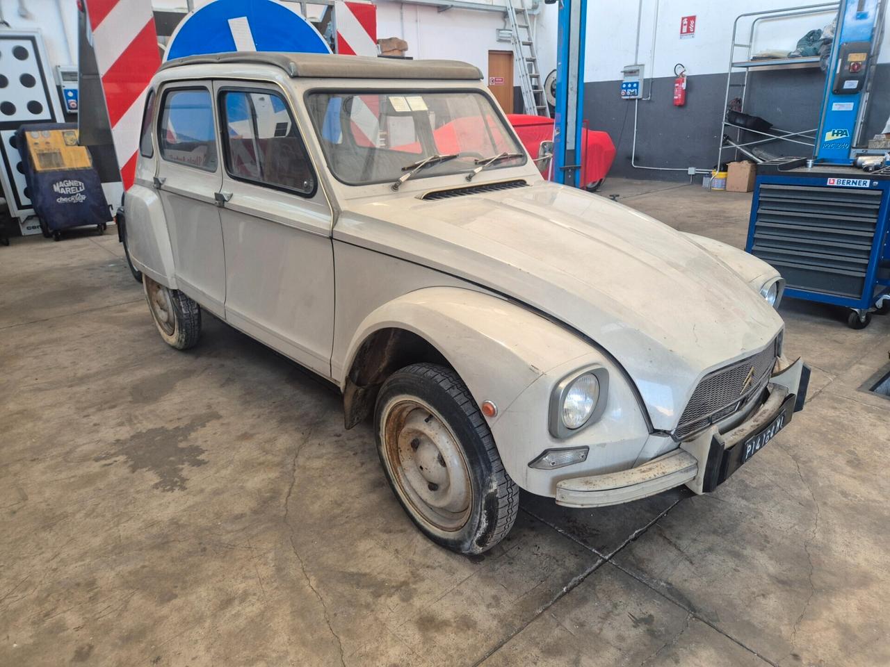 Citroen Dyane 2 cv AYA 2A