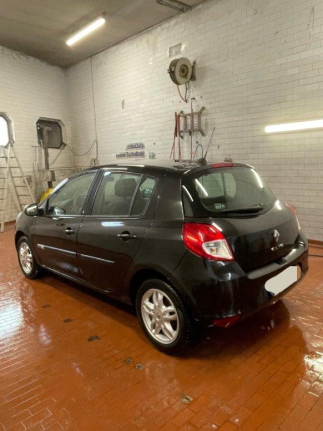 RENAULT Clio 1.2 16V 5 porte Luxe