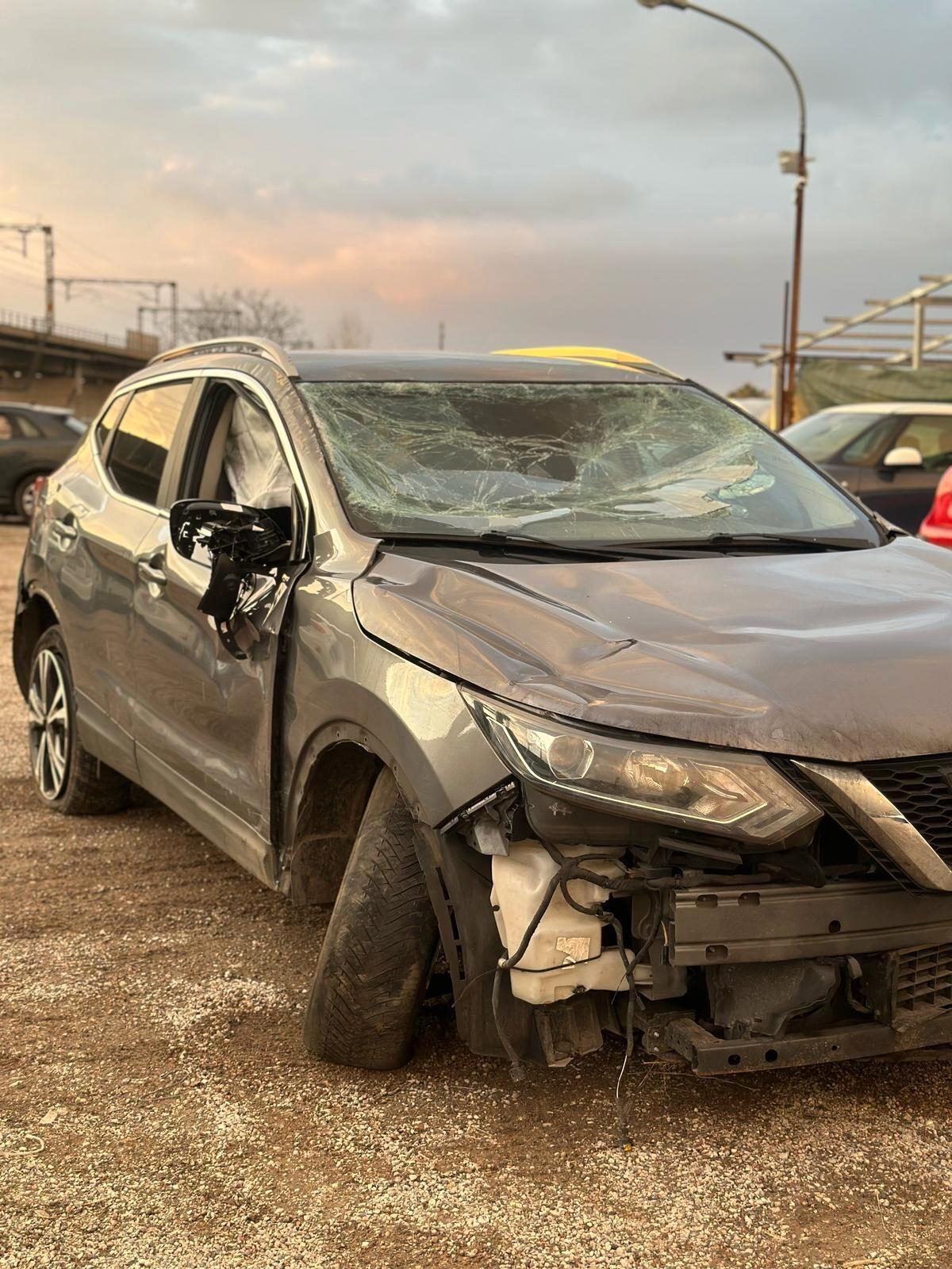 Nissan Qashqai 1.5 dCi Tekna SINISTRATA !