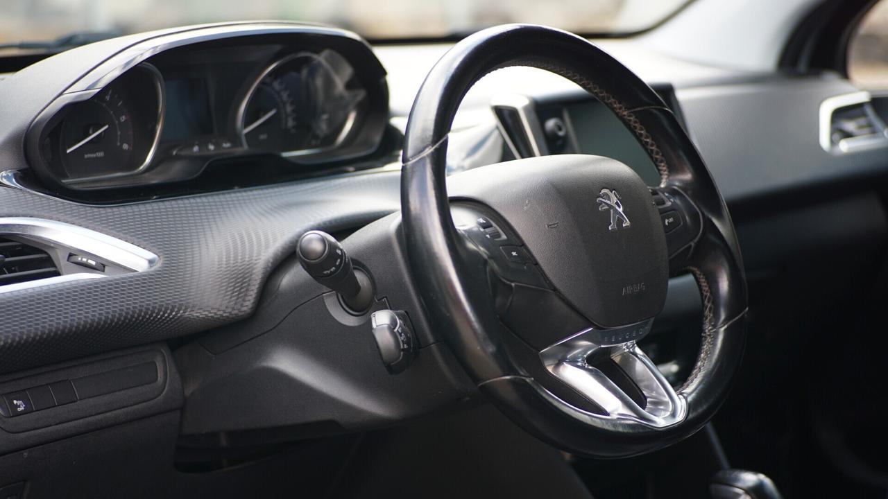 Peugeot 2008 BlueHDi 100 Allure