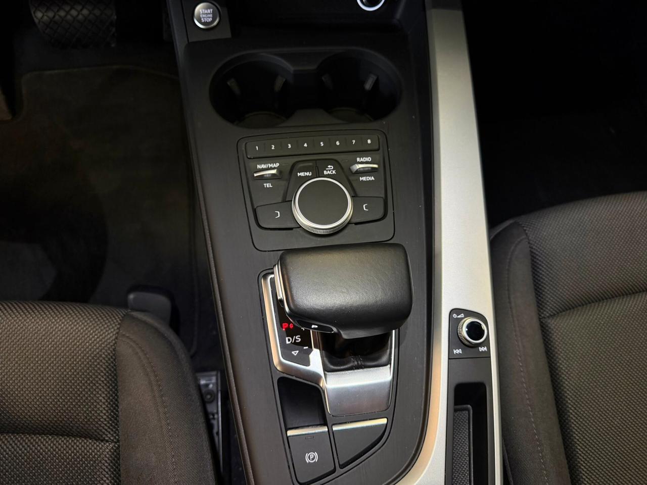 Audi A4 Avant 30 TDI S tronic Business