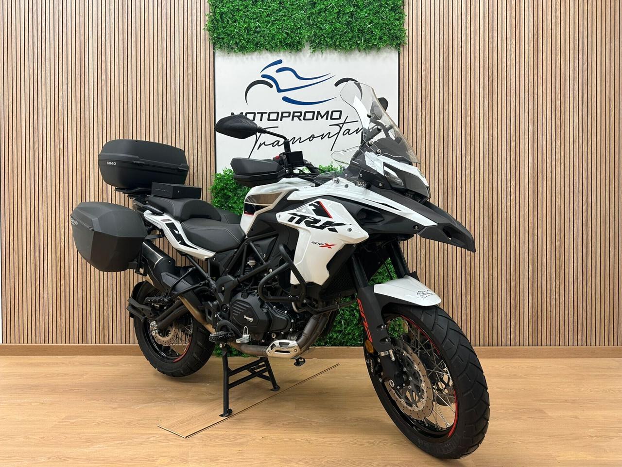 BENELLI TRK 502 X TRK502X + SET 3 VALIGE 2024