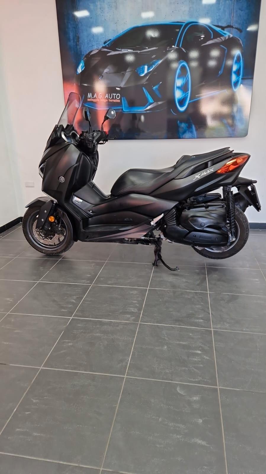 Yamaha X-Max 400