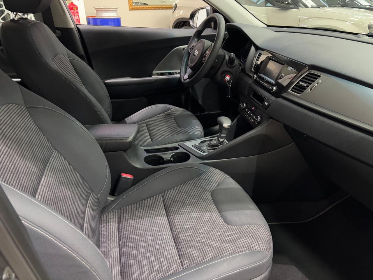 Kia Niro 1.6 GDi DCT HEV Urban