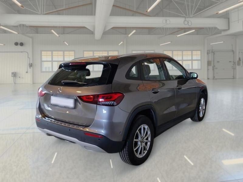 MERCEDES-BENZ GLA 180 d Automatic Business Extra