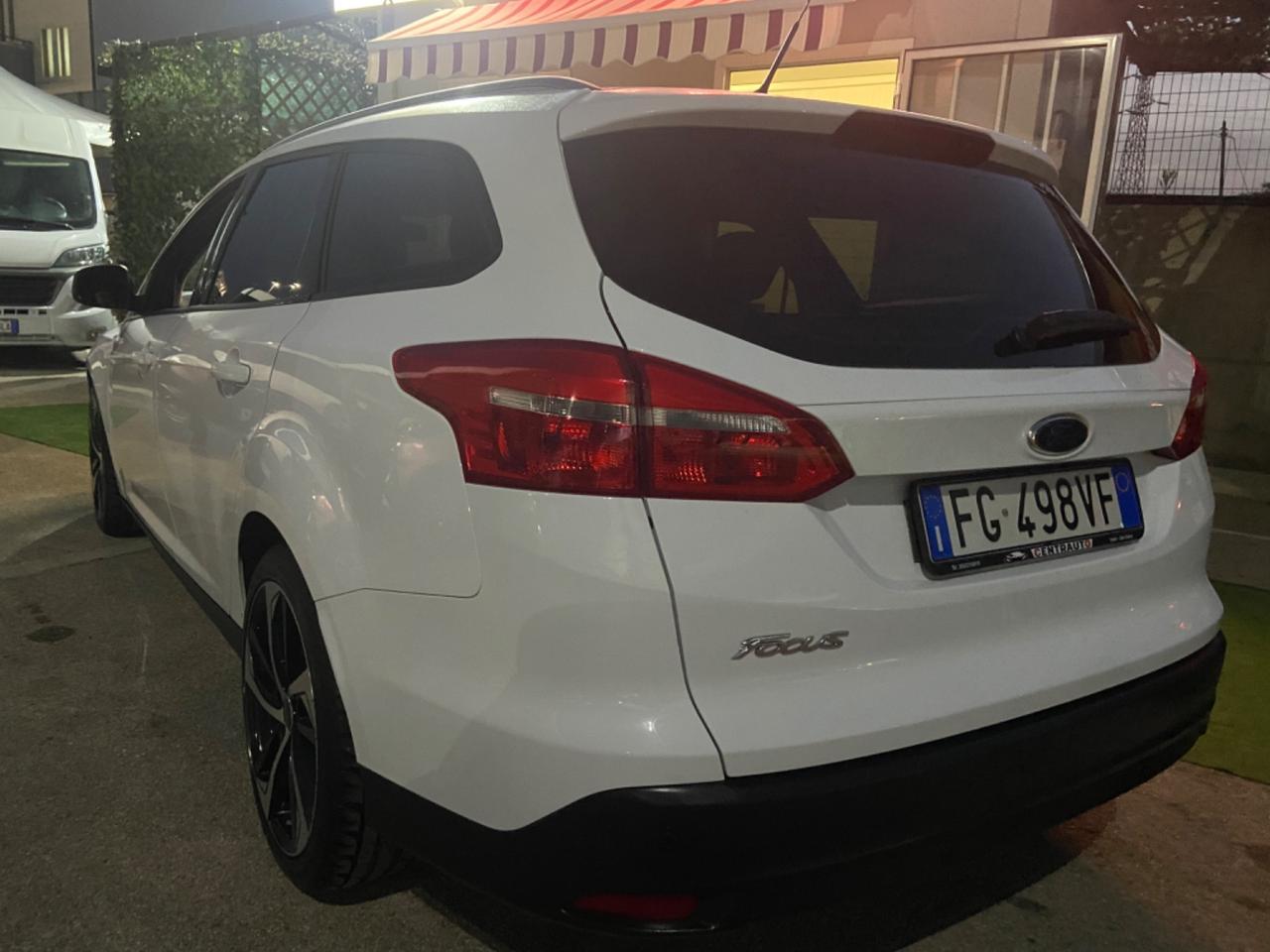 Ford Focus 1.5 TDCi 95 CV SW Titanium nuova garanzia1