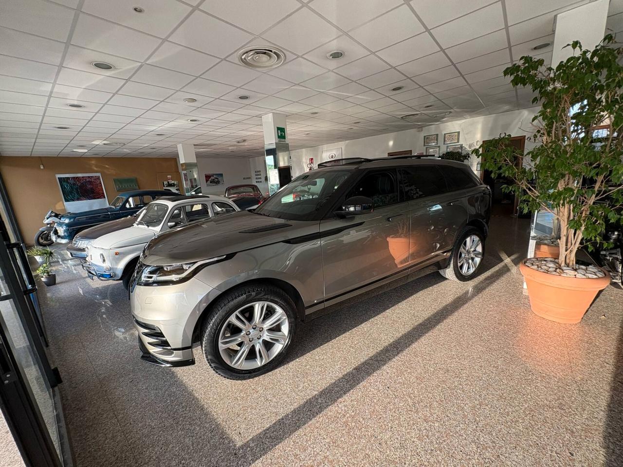 Range Rover Velar 2.0D I4 180 CV R-Dynamic HSE Tetto Aprile
