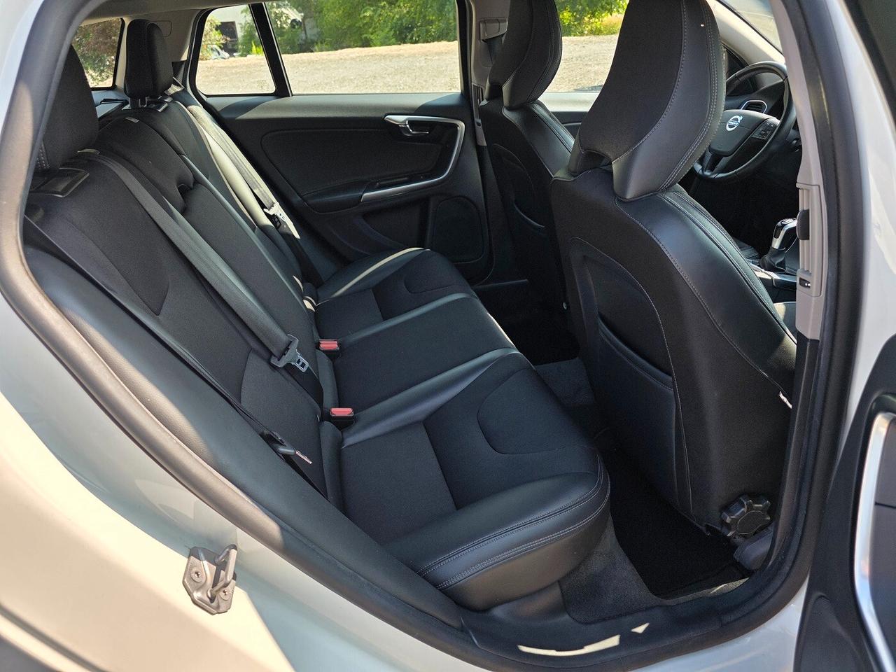 Volvo V60 D2 NEOPATENTATI
