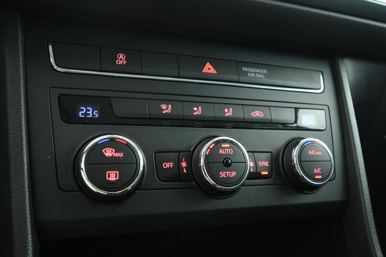 SEAT Ateca 1.6 tdi Business dsg NEOPATENTATI+CAMERA+ACC