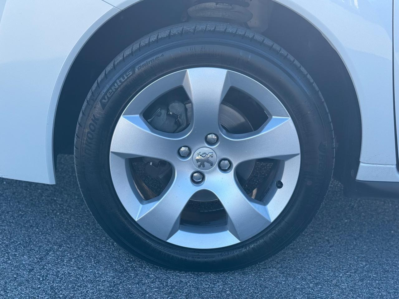 Peugeot 3008 1.6 HDi 115CV Business