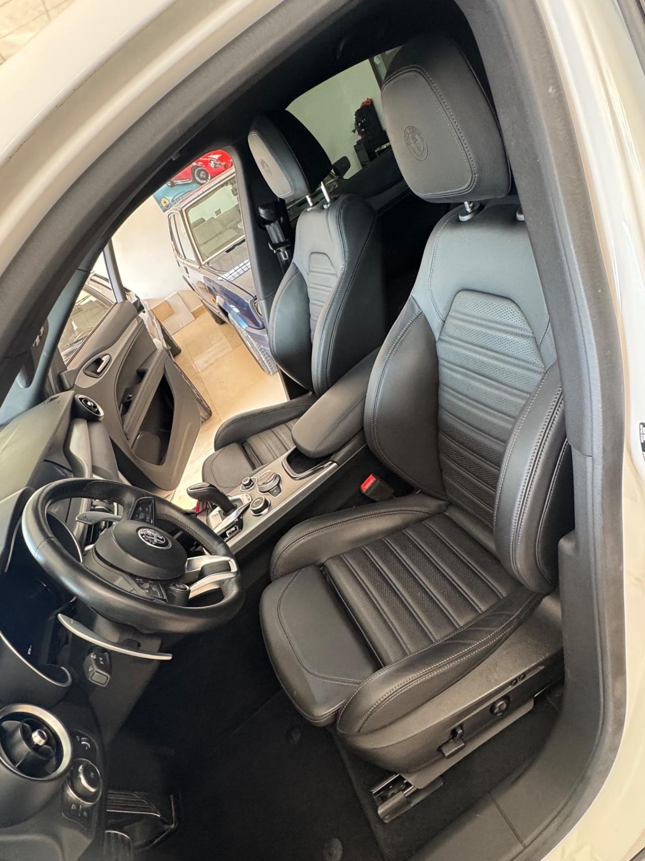 Alfa Romeo Stelvio 2.2 Turbodiesel 210 CV AT8 Q4 Veloce