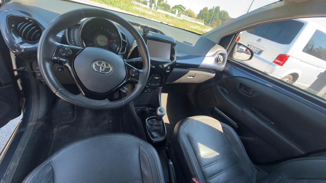 Toyota Aygo 1.0 VVT-i 69 CV 5 porte x-wave