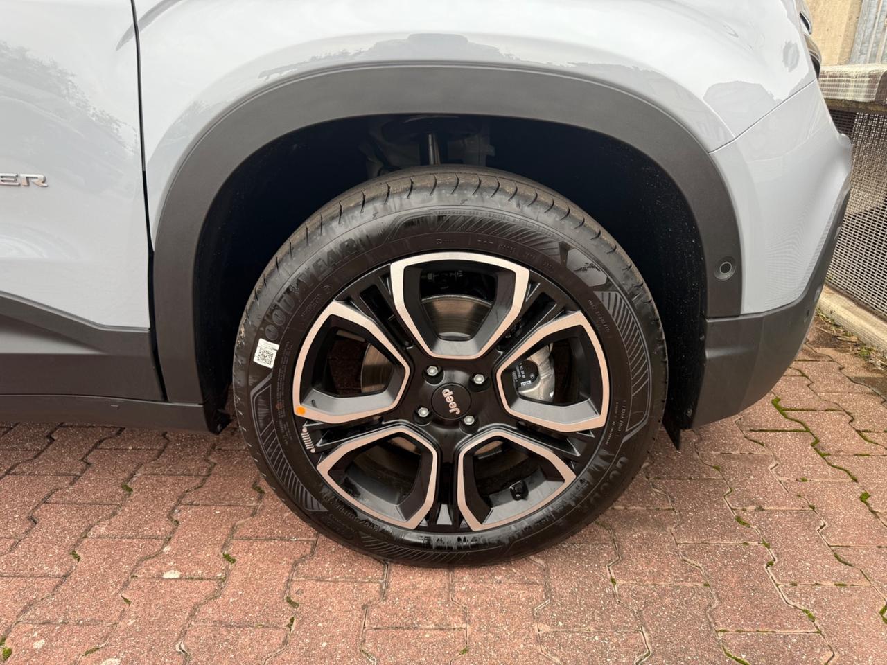 Jeep Avenger 1.2 e-Hybrid 110 cv MHEV Summit