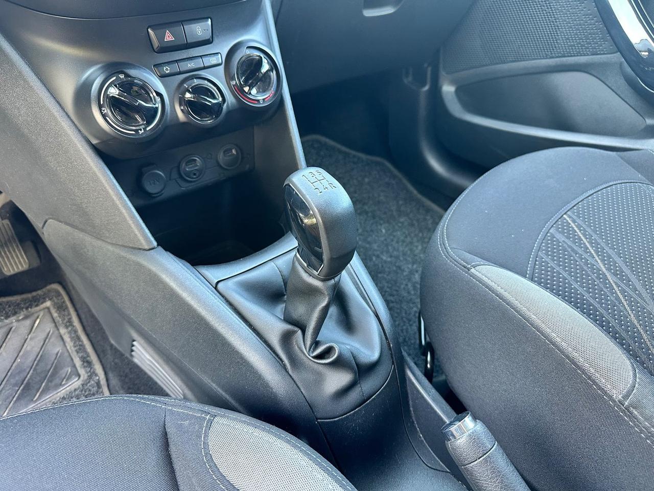 Peugeot 208 Allure 1.4 95 VTI #6873