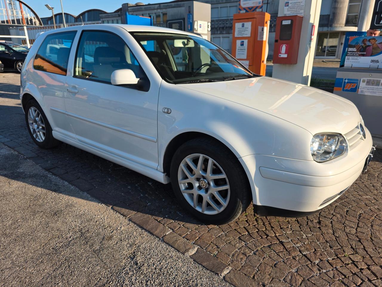 Volkswagen Golf 1.9 TDI/115 CV cat 3 porte Highline 401.000km