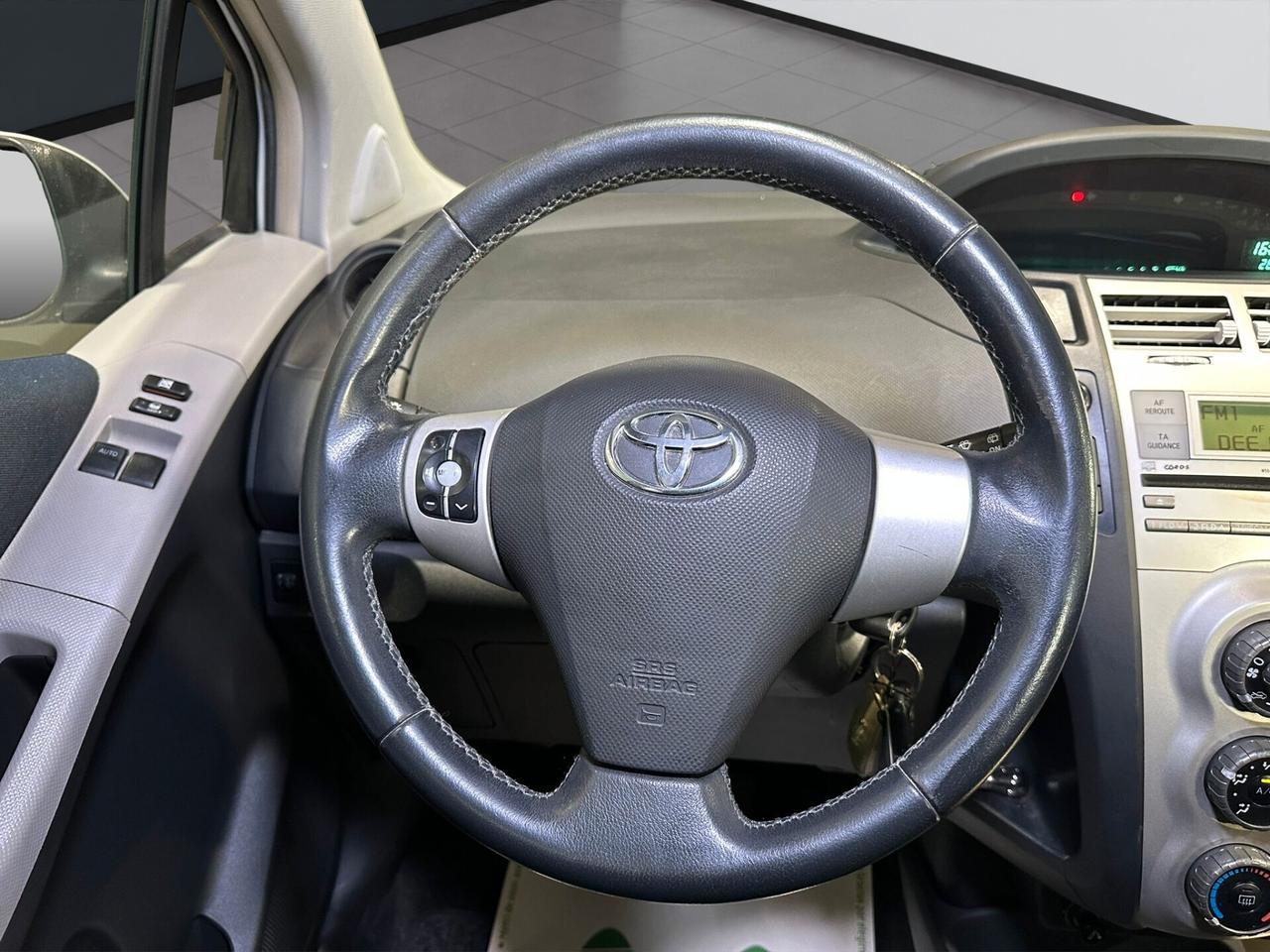 Toyota Yaris 1.0 5 porte Sol