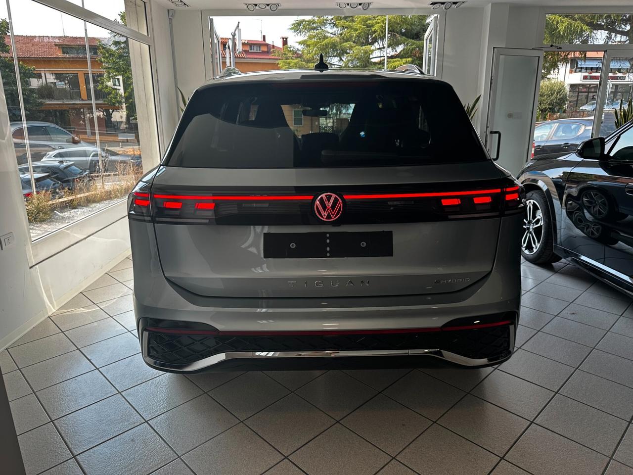 Volkswagen Tiguan III 1.5 tsi ehybrid R-Line Plus 204cv dsg / 4 ANNI DI GARANZIA