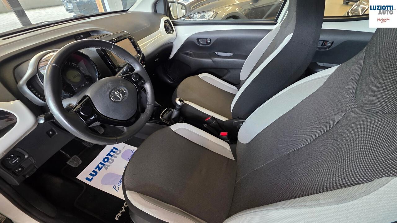 Toyota Aygo 1.0 VVT-i 69 CV 5 porte x-cool