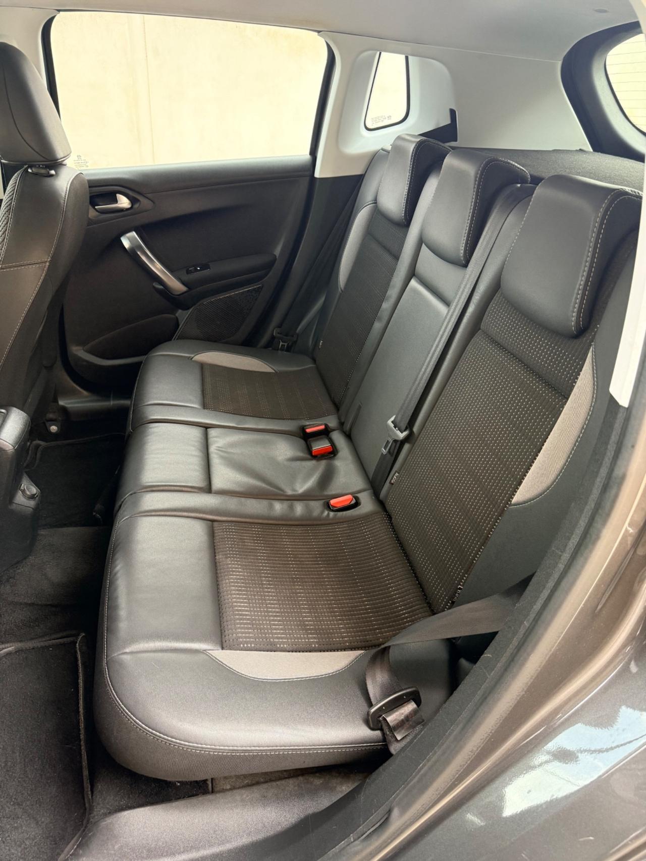 Peugeot 2008 BlueHDi 100 Allure