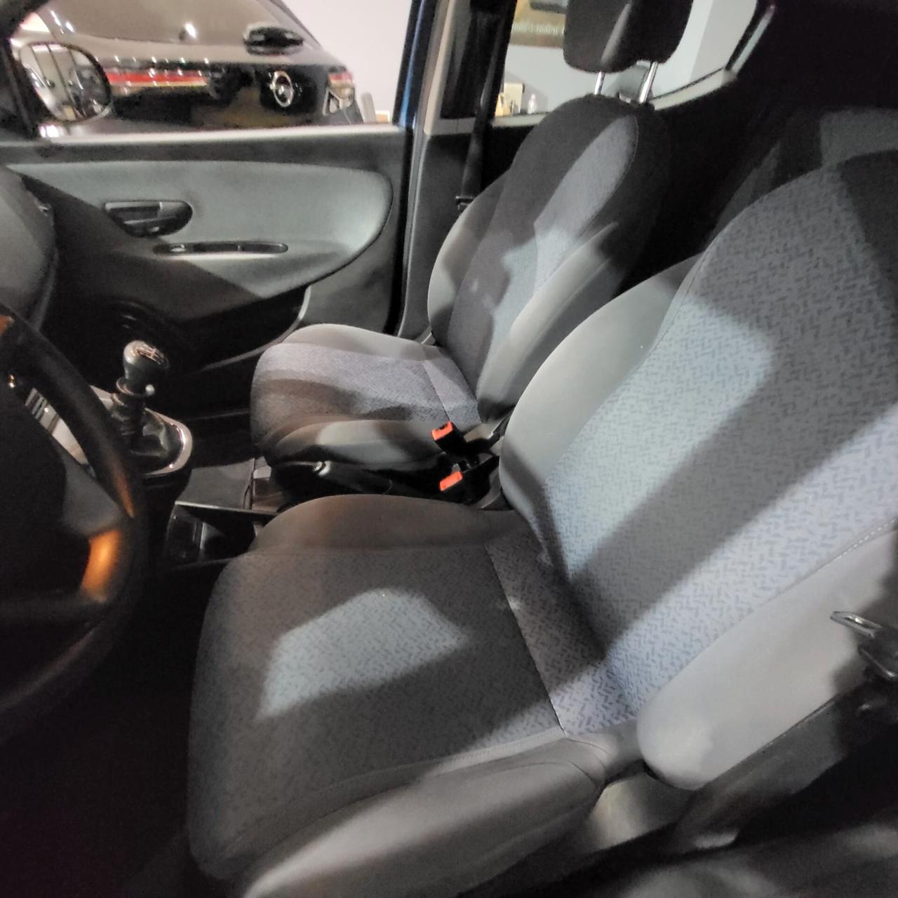 Lancia Ypsilon 1.0 FireFly 5 porte S&S Hybrid Ecochic A. Ferretti