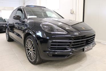 PORSCHE Cayenne 3.0 V6 E-Hybrid Platinum Edition