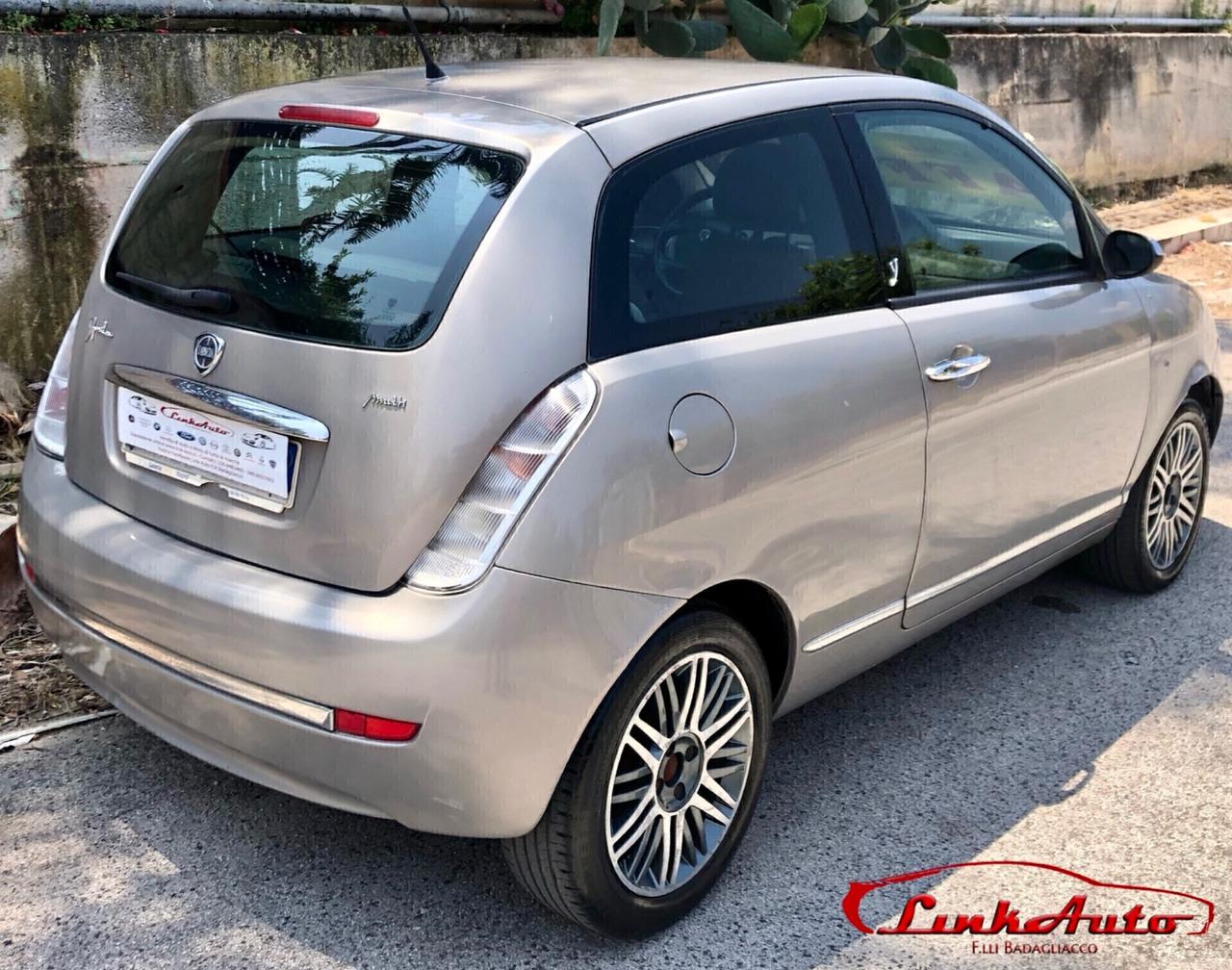 Lancia Ypsilon 1.3 MULTIJET 90 CV Sport MomoDesign