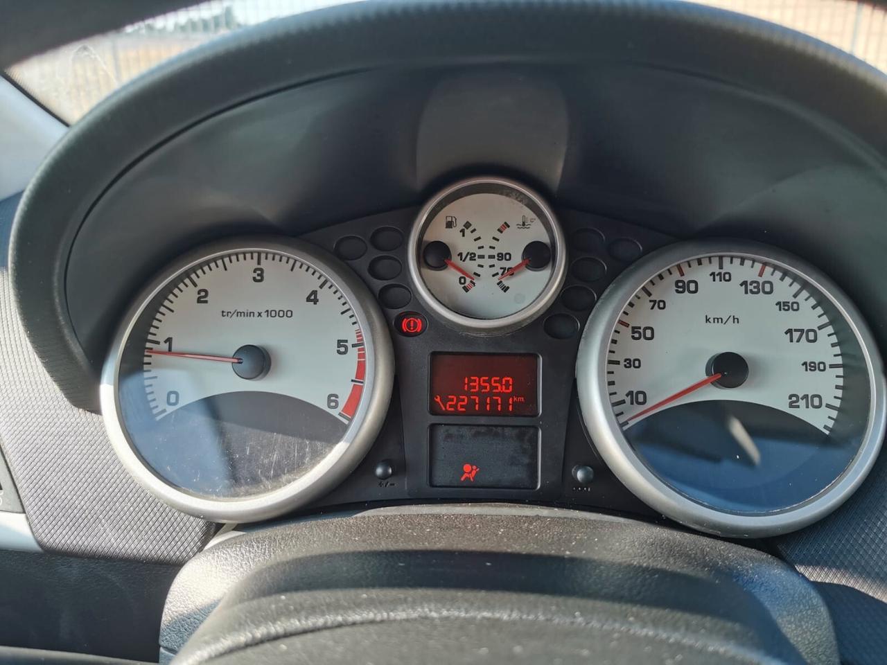 Peugeot 207 1.4 HDi 70CV 5p. ONE Line NEOPATENTATI