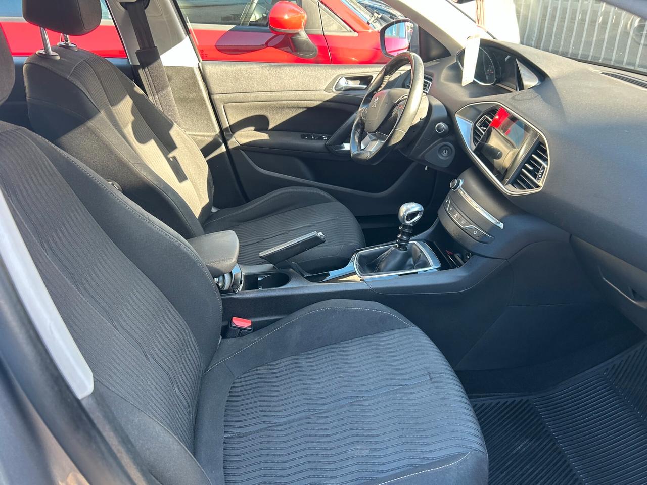 Peugeot 308 1.6 e-HDi 115 CV Stop&Start Business