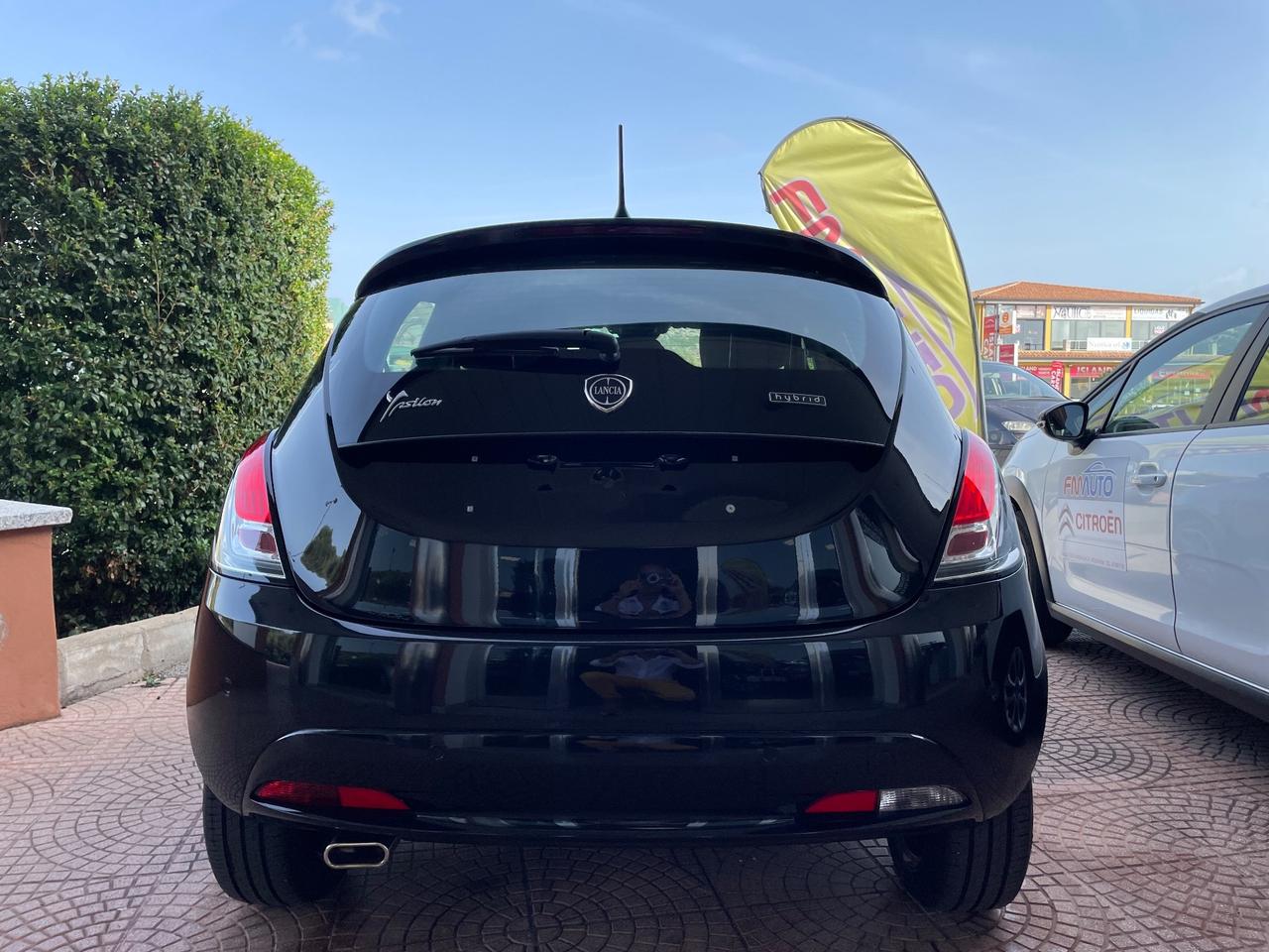 Lancia Ypsilon 1.0 5 porte S&S Hybrid full Gold OK Neopatentati