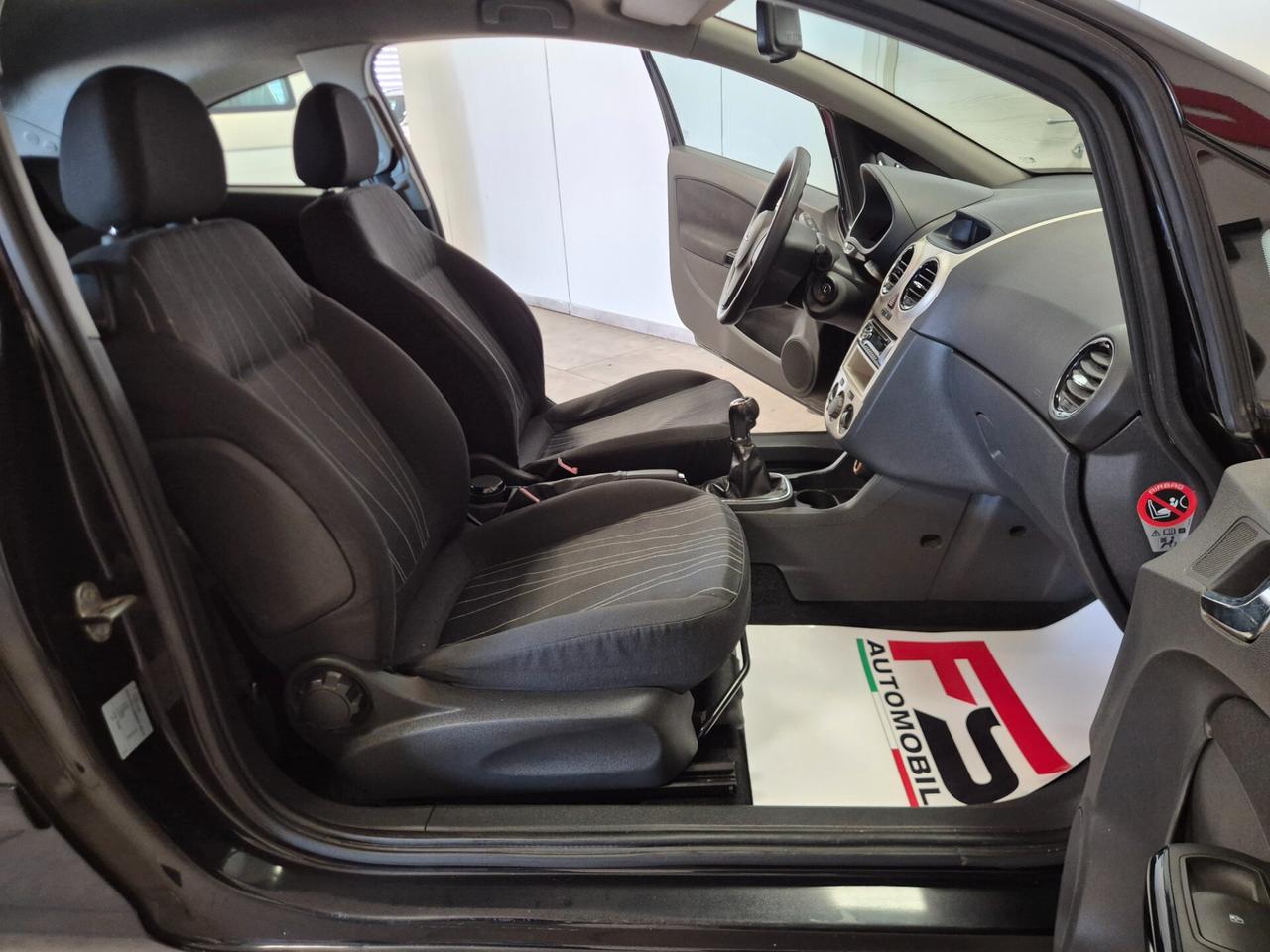 Opel Corsa 1.2 3 porte Sport